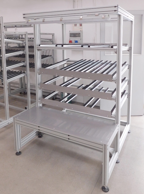 Foto di un banco da lavoro NAS-TEC